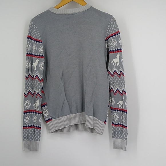 Game of Thrones Winter is Here Sweater - Picture 5 of 5